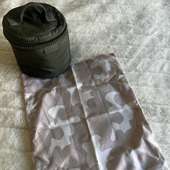 Mila Toiletry Organizer - Dagne Dover - Picture 2 of 4